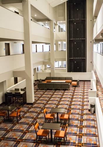 H I Express & Suites San Antonio Medical-Six Flags Экстерьер фото